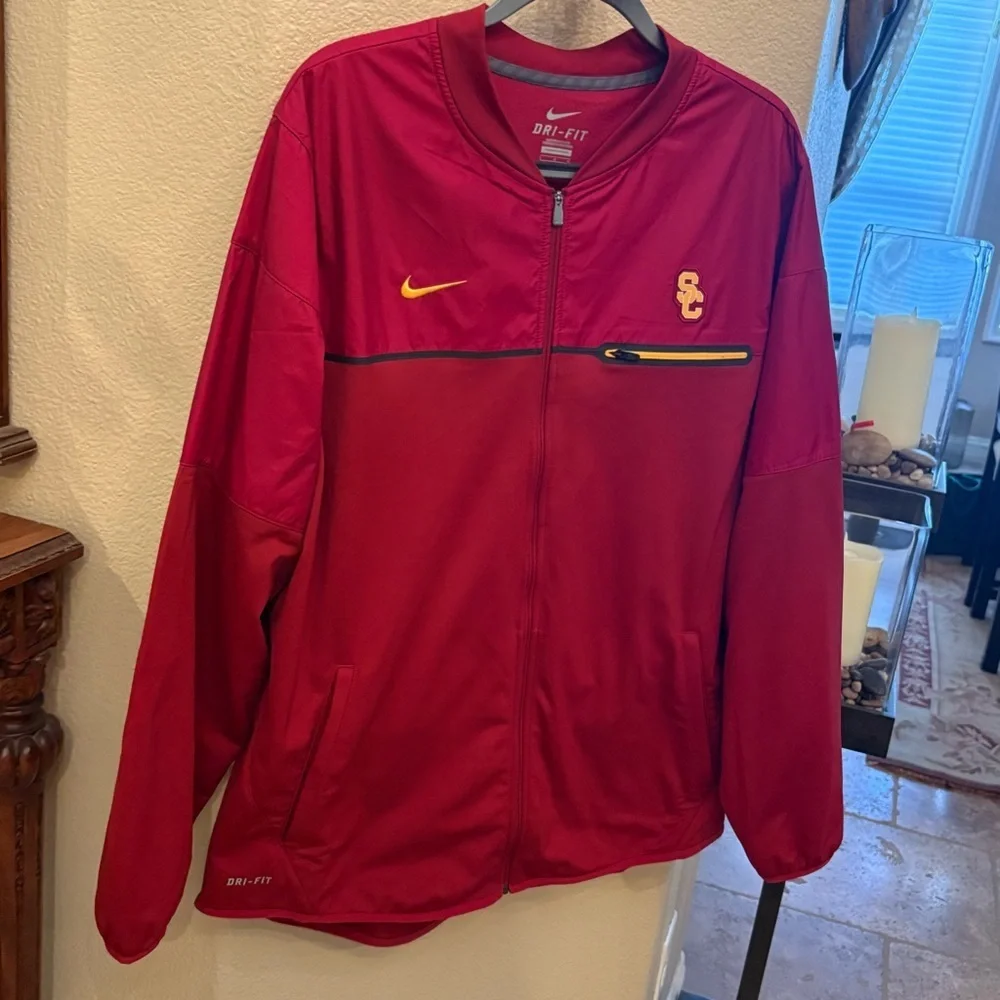 NIKE Men Red USC Trojans Dri-Fit Zipped Jacket Size Large